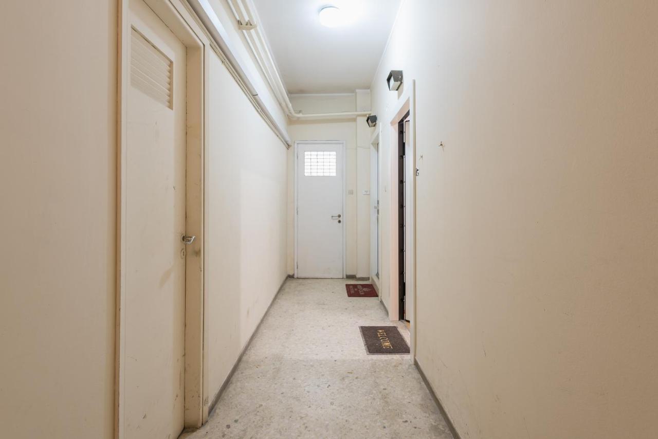 Apartment At Megaro Mousikis St Semi Basement 1Bed 2 Pers Афіни Екстер'єр фото